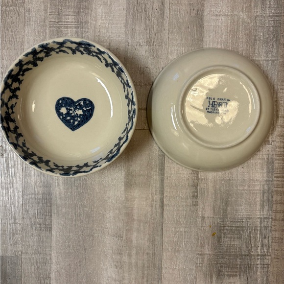 Set of Two Folk Craft Heart Bowls By Tienshan - Picture 5 of 5